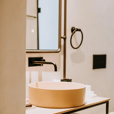 Hotel Exmo By Olivia 4*