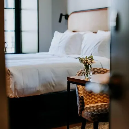 Hotel Exmo By Olivia 4*