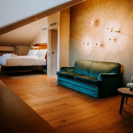 Exmo By Olivia Porto