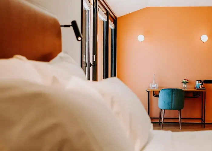 Exmo By Olivia Hotel