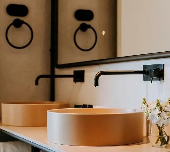 Exmo By Olivia Hotel 4*